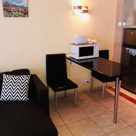 Cozy Close To Fanabe Beach, Tenerife Appartamento