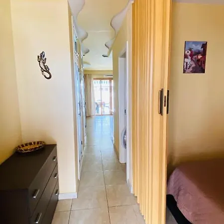 Cozy Close To Fanabe Beach, Tenerife Appartamento Costa Adeje (Tenerife)